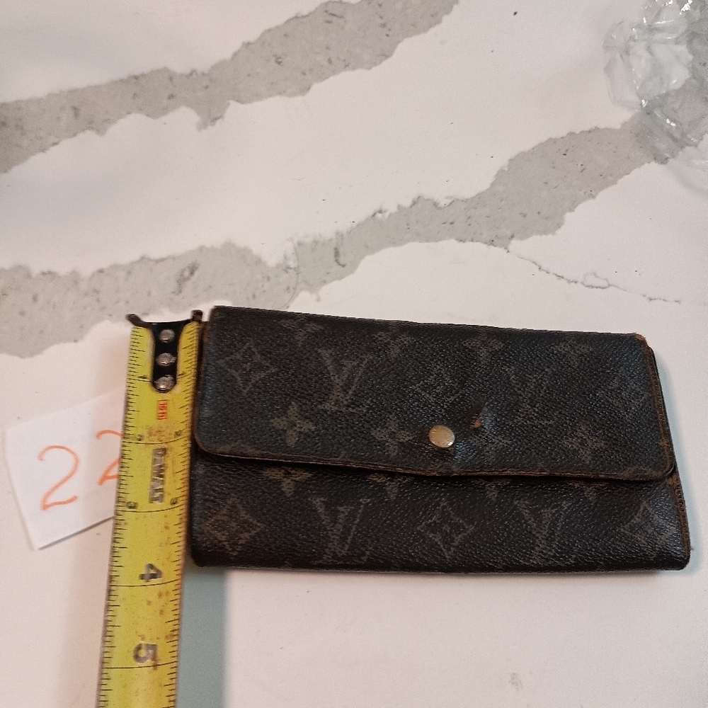 Authentic Vintage Louis Vuitton Monogram Sarah long Wallet - Picture 15 of 15